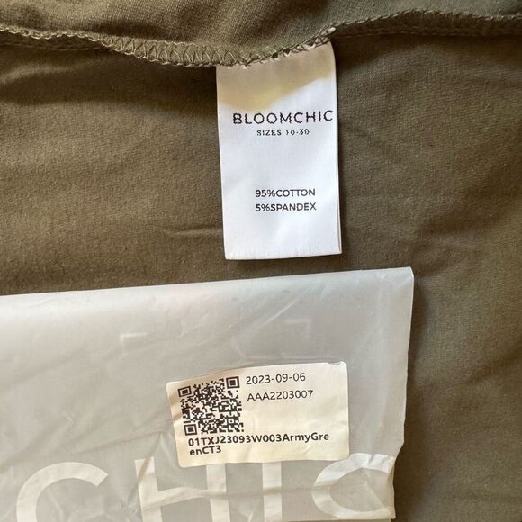 NWT Bloomchic (3X / 22-24) long sleeve army green Henley tee, 3/4 Button Down T- - Picture 6 of 6